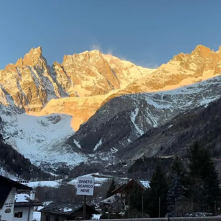 Incantevole In Centro A Ferienhaus Courmayeur