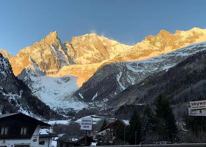 Incantevole In Centro A Casa de Férias Courmayeur